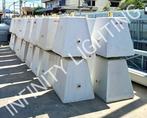 งานตอม่อฐานรากเสาไฟ ขนาด 400×700×800mm.  ระยะน็อต 250mm. (สำหรับเสาไฟสูง 6 เมตร)