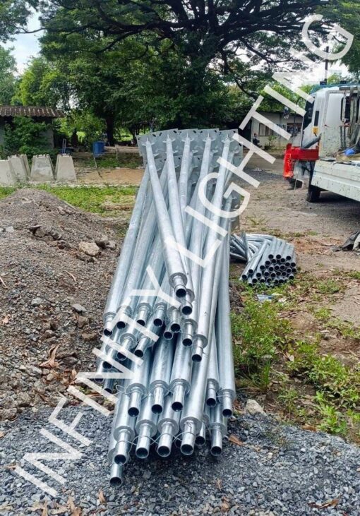 งานเสากลม 3" สูง 6 เมตร กิ่งเดี่ยวยื่น 1 เมตร ชุบกัลวาไนซ์ พร้อมโคมถนนโซลล่าเซลล์ - Image 4