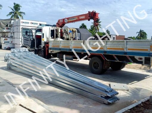 งานเสาเหลี่ยม 3"×3" สูง 6 เมตร ไม่มีกิ่งปลาย 2"  เชื่อมปิดปลาย ชุบกัลวาไนซ์