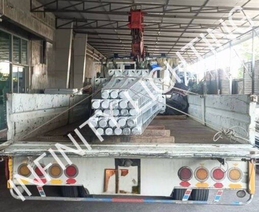 งานเสาเหลี่ยม 3"×3" สูง 6 เมตร ไม่มีกิ่งปลาย 2"  เชื่อมปิดปลาย ชุบกัลวาไนซ์ - Image 5