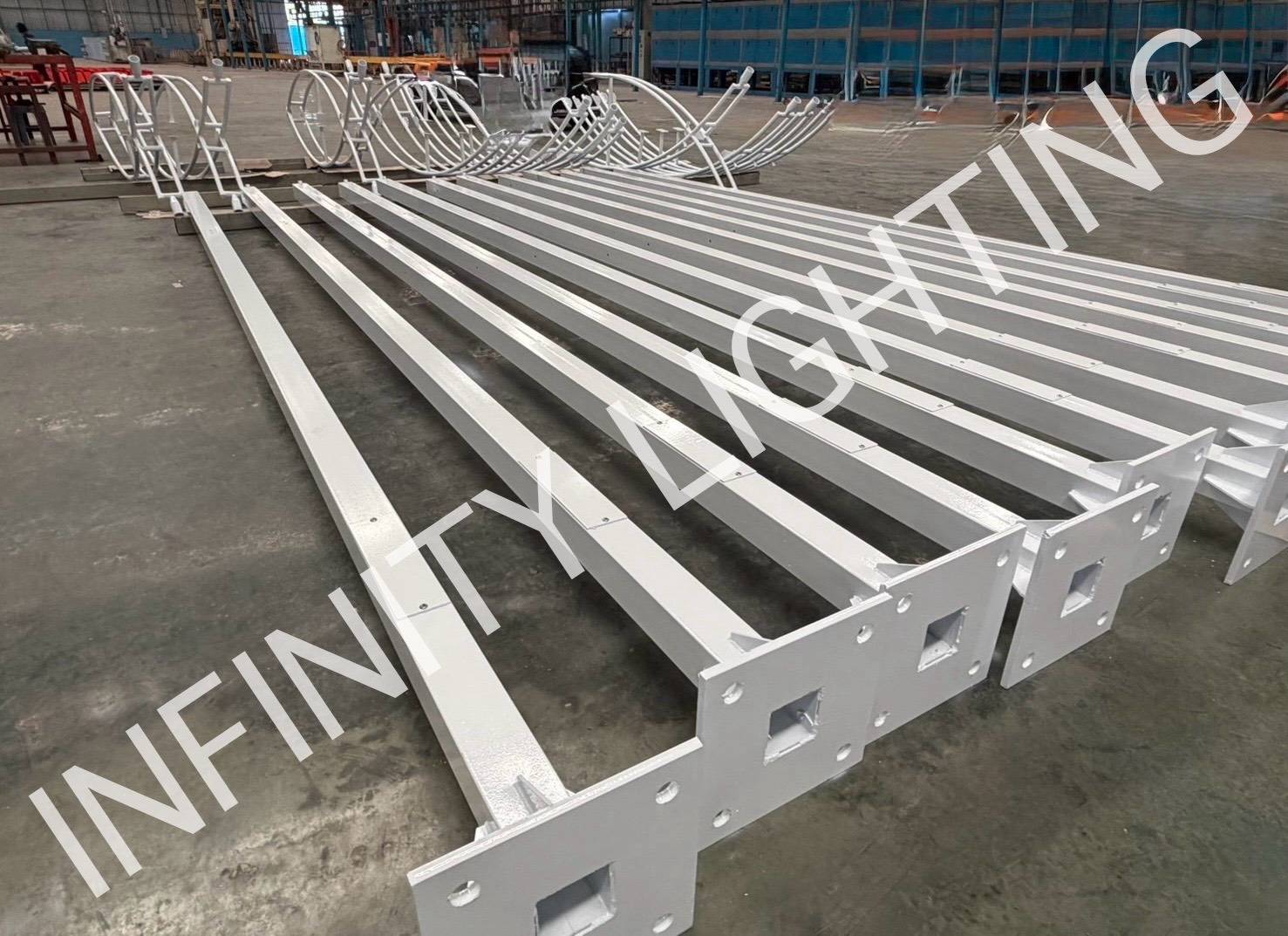 งานเสาเหลี่ยม 100x100x2.3t สูง 6 เมตร กิ่งเดี่ยวและ กิ่งคู่ ท่อขนาด 1" ชุบกัลวาไนซ์ + พ่นสีขาว - Image 2