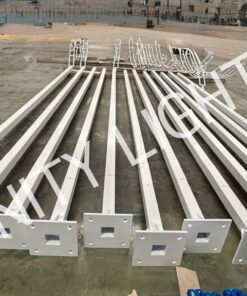 งานเสาเหลี่ยม 100x100x2.3t สูง 6 เมตร กิ่งเดี่ยวและ กิ่งคู่ ท่อขนาด 1" ชุบกัลวาไนซ์ + พ่นสีขาว