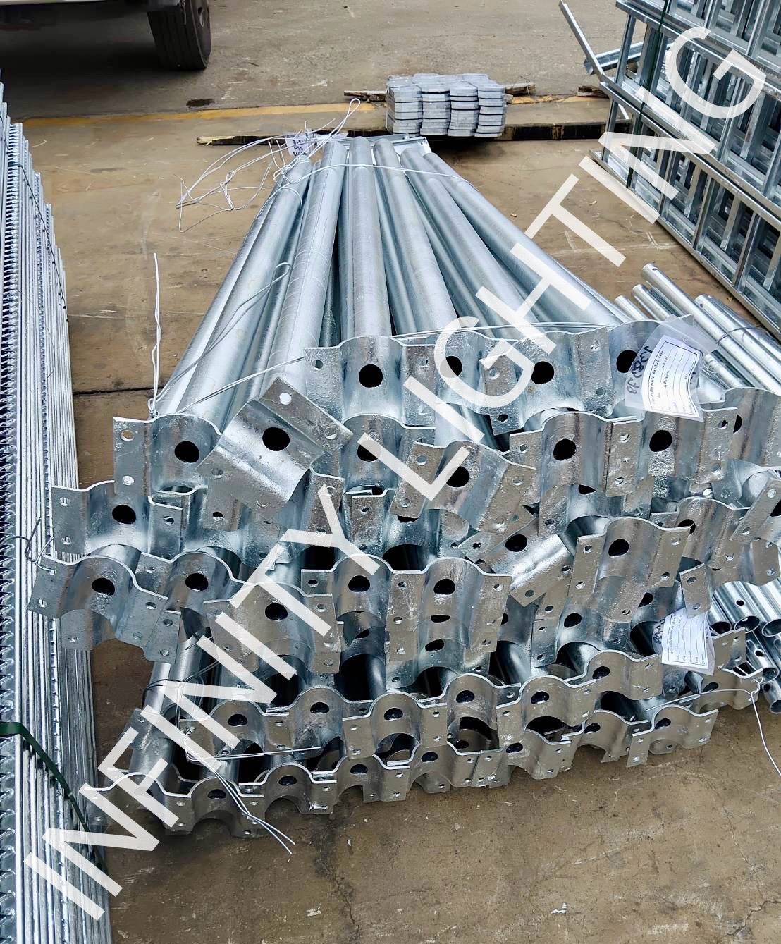 งานเสาไฟถนน กิ่งเดี่ยว กิ่งคู่ ชุบกัลวาไนซ์ ผลิตตามแบบลูกค้า