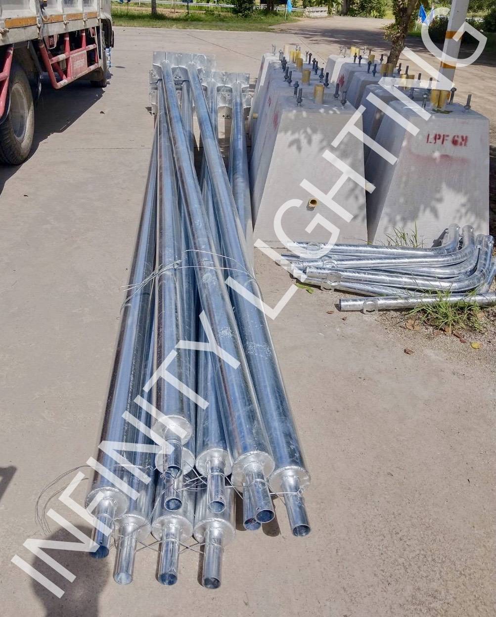 งานเสากลม 4" สูง 6 เมตร กิ่งเดี่ยวมีเพลทสำหรับยึดแผงโซล่า ชุบกัลวาไนซ์ พร้อมตอม่อขนาด 400x700x800mm. ระยะน็อต 250mm. - Image 2