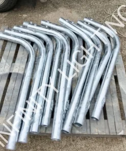 งานเสากลม 4" สูง 6 เมตร กิ่งเดี่ยวมีเพลทสำหรับยึดแผงโซล่า ชุบกัลวาไนซ์ พร้อมตอม่อขนาด 400x700x800mm. ระยะน็อต 250mm.