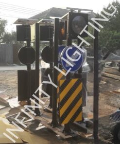 งานเสาไฟจราจร พร้อมป้ายไฟกระพริบโซล่าเซลล์